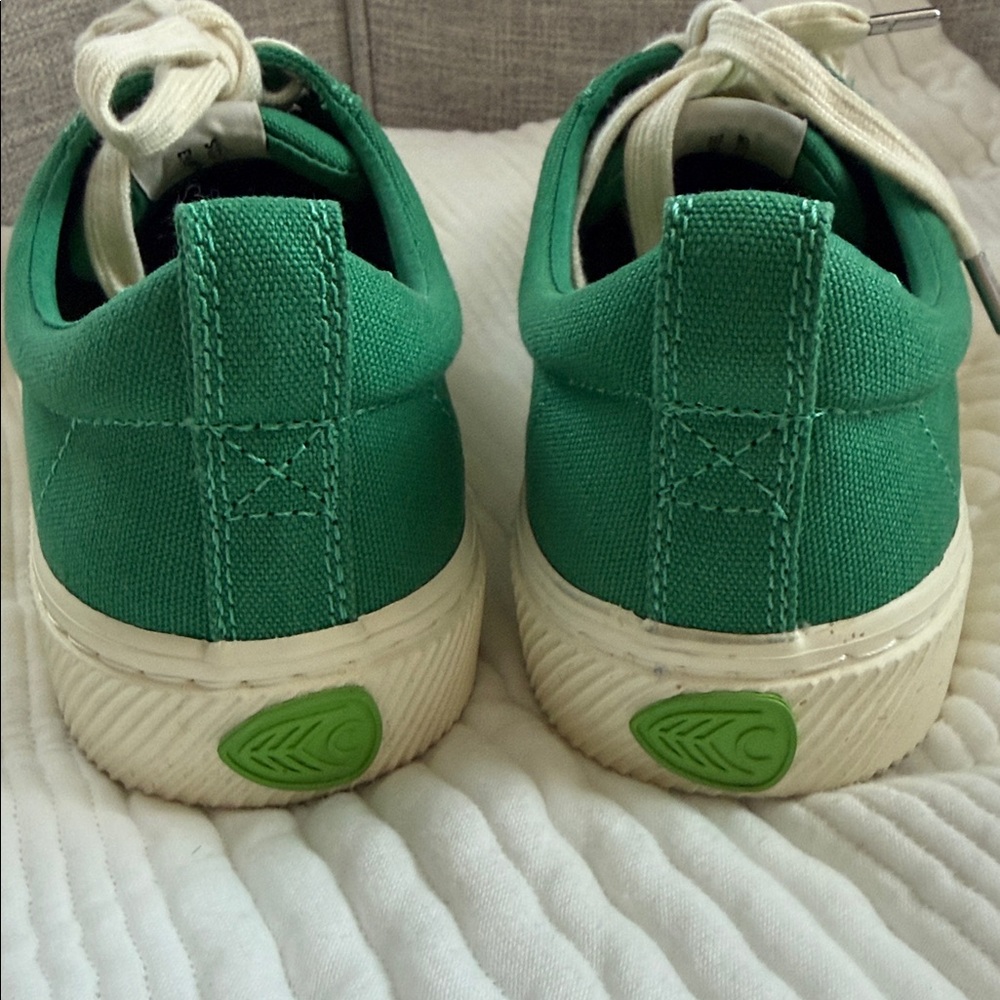 CARIUMA Women’s Green Canvas Sneaker - Picture 5 of 10